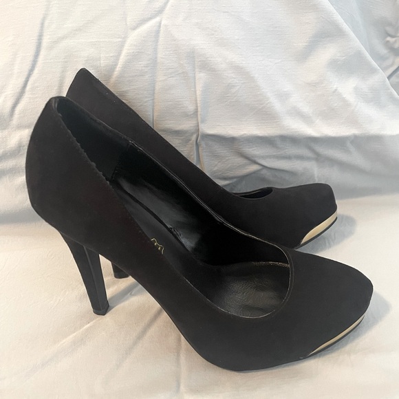 Brand: Aldo, Black Classic - Picture 1 of 4